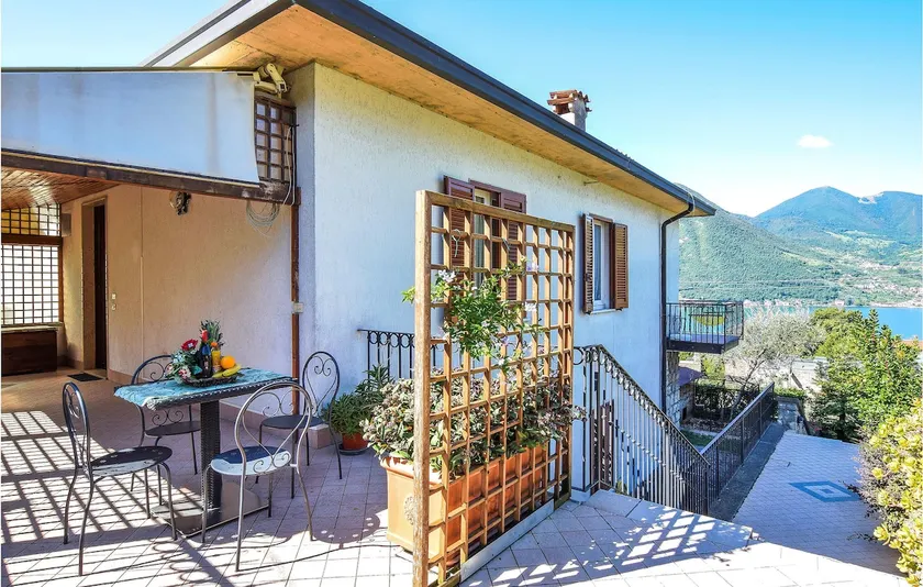 1 Bedroom Nice Apartment In Monte Isola - Image 1