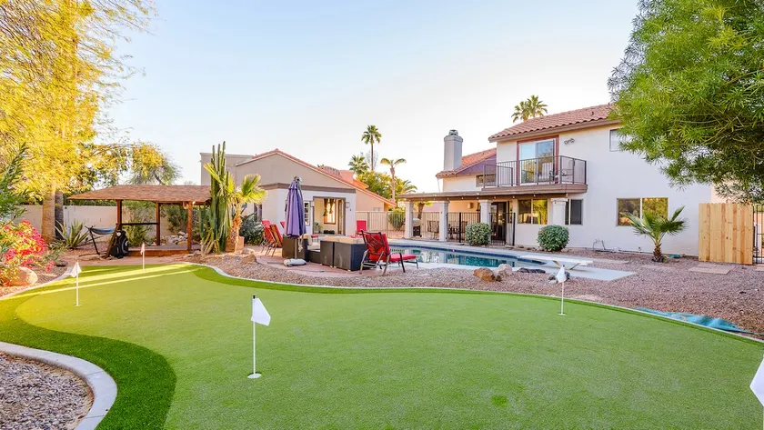 Family-Friendly Retreat, Heated Pool, Putting Green - Image 1