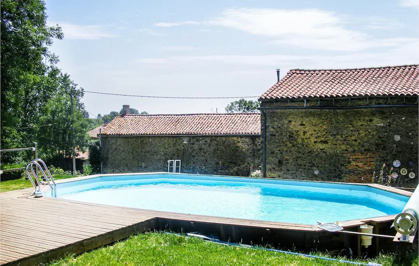 Pet friendly home in Scillé - Image 1