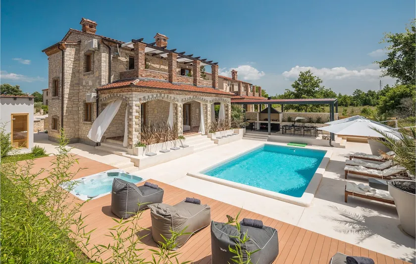 Stunning Home In Cabrunici - Image 1