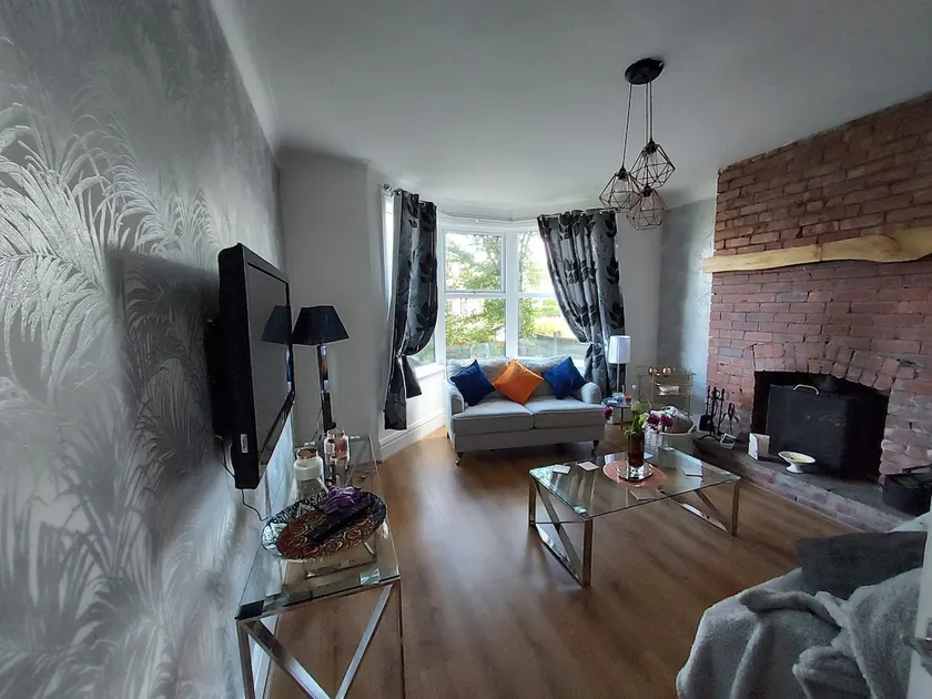 2 bed apartment 5min from sea in bare Morecombe - Image 1