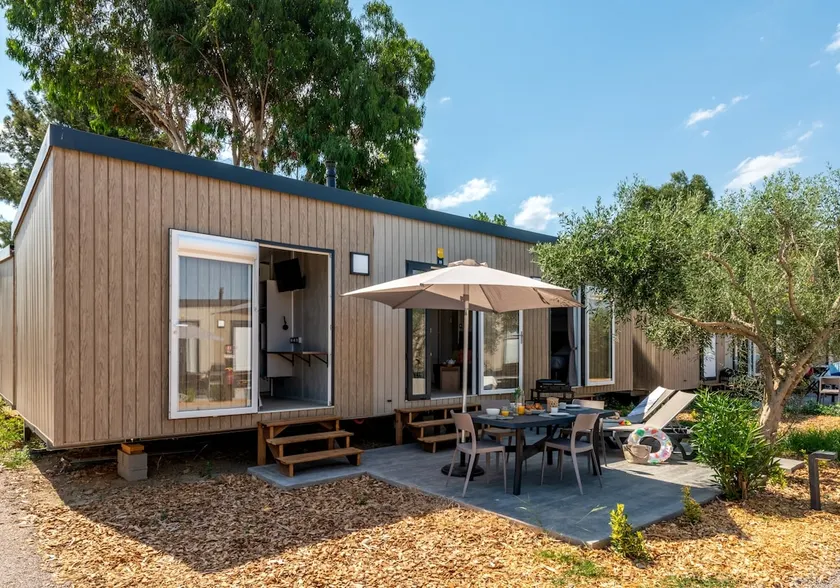 3-Room Cottage, 4/6 People, Air-Conditioned + TV - Image 1