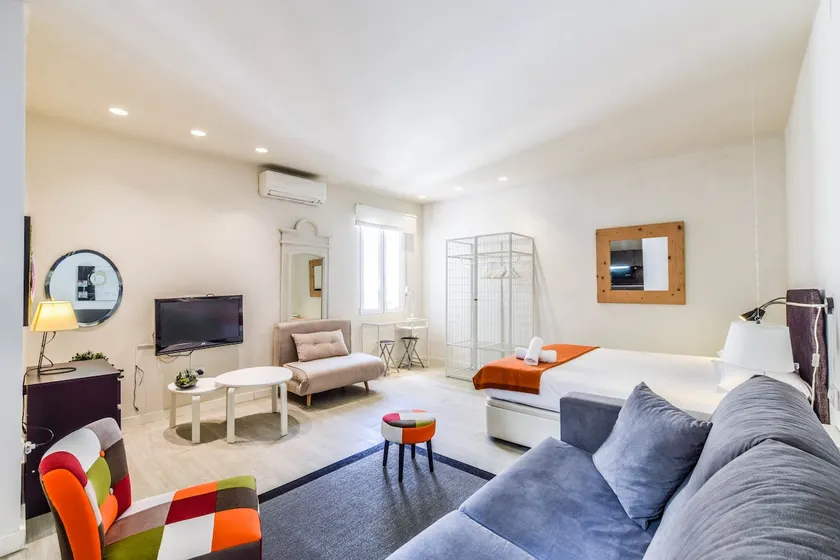 Luxury Apartment Goya for Temporary Rental - Image 1
