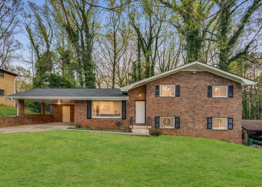 Spacious Decatur Home Sleeps 12, Work-Ready - Image 1