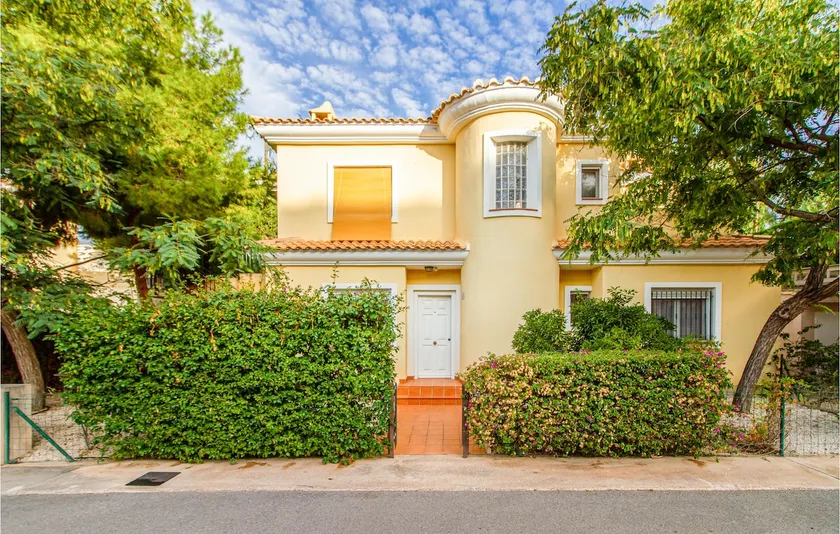 Awesome Home In Alacant With Wifi - Image 1