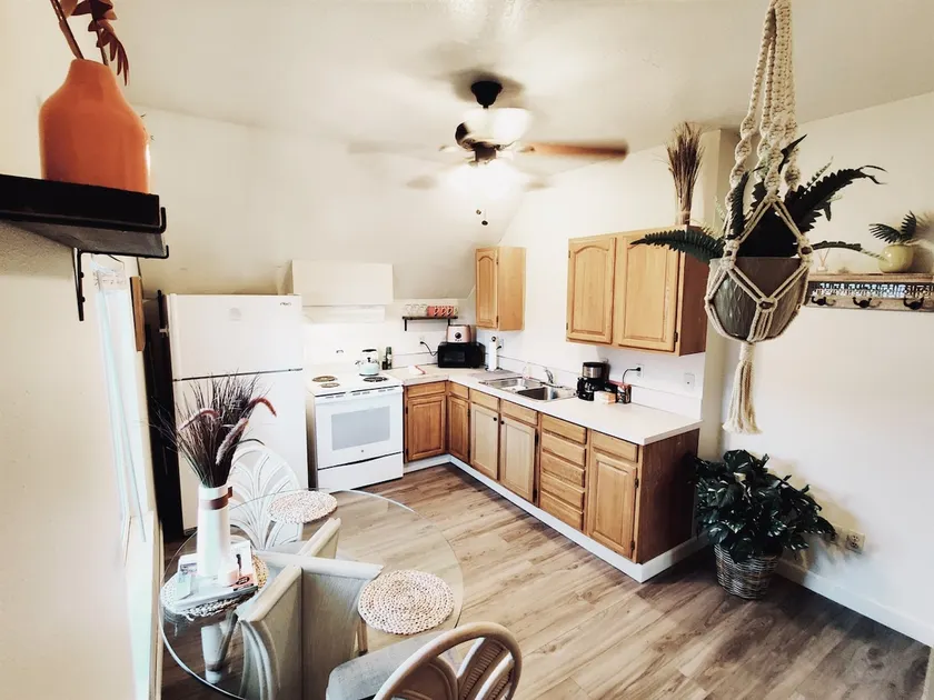 Soleil Salem- extended stays, free laundry, garden - Image 1