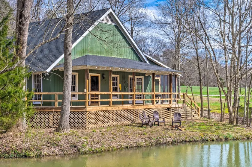 Bright ‘Green Gables’ Cabin: Hike, Swim & BBQ - Image 1