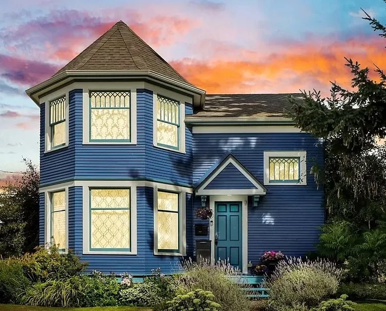 Amazing Victorian 4BR w/Hot Tub 5 Min to Downtown - Image 1