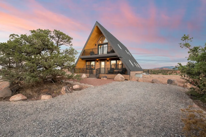 The Sage House: Sleeps 16 with incredible views! - Image 1