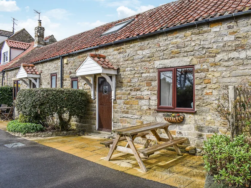 Bartlett's Barn- Uk38276 - Image 1