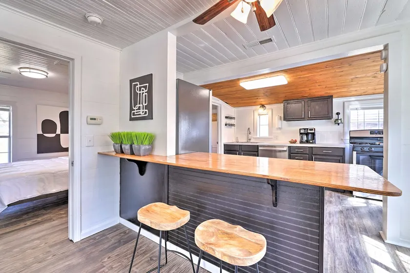 Idyllic Fayetteville Home - Walk to UA Campus! - Image 1