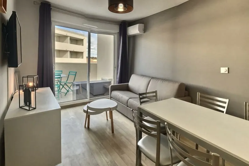 Apartment with Private Terrace | Kitchenette - Image 1