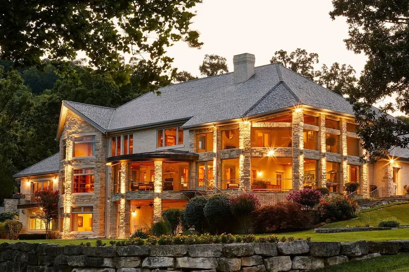 Luxury Table Rock Lake Villa: Pool, Hot Tub & Dock - Image 1