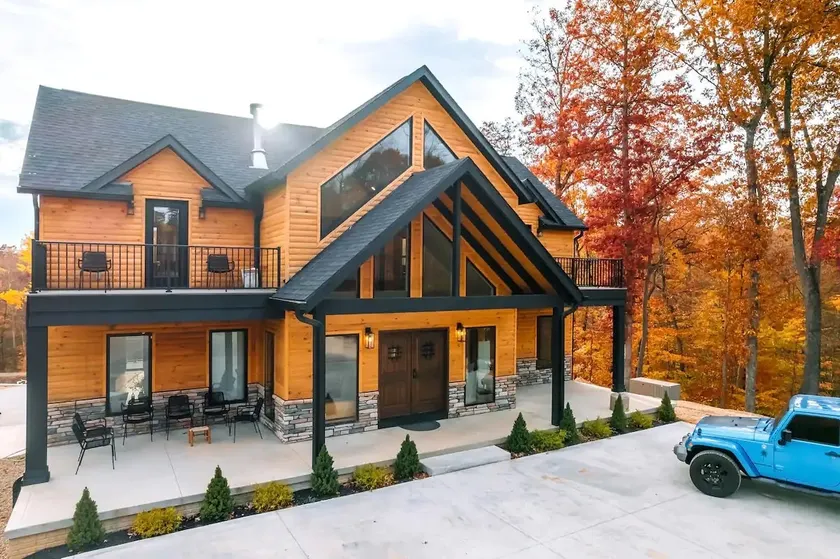 Secluded luxury lodge with heated swimming pool - Image 1