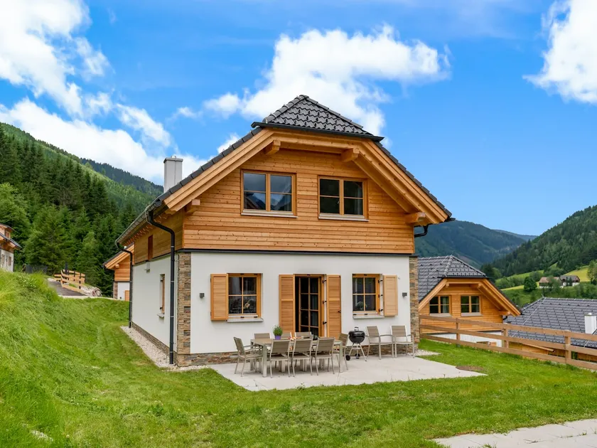 Independent villa with sauna and beautiful view - Image 1