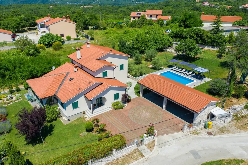 Holiday House OLIVE GROVE with pool and garden - Image 1