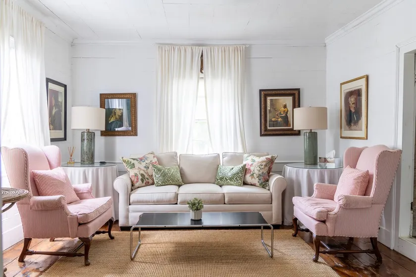 The Winn | Cozy Autumn Blend of History & Style - Image 1