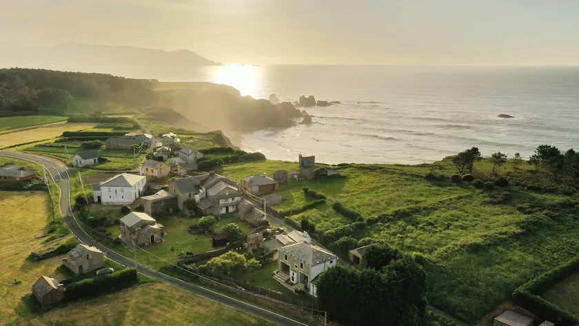 The Cliffs - Picon Seaside Cottage - Image 1