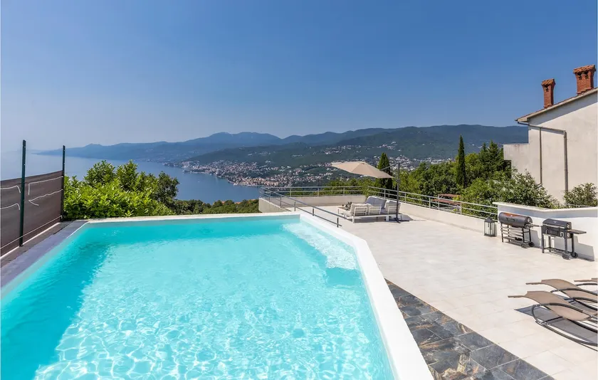 Gorgeous Apartment In Rijeka With Wifi - Image 1