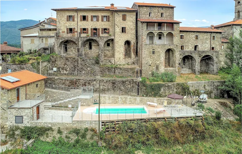 Stunning home in Nicciano - Image 1