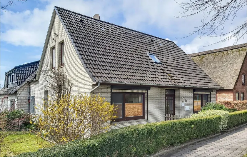 5 Bedroom Amazing Home In Wurster Nordseeküste - Image 1