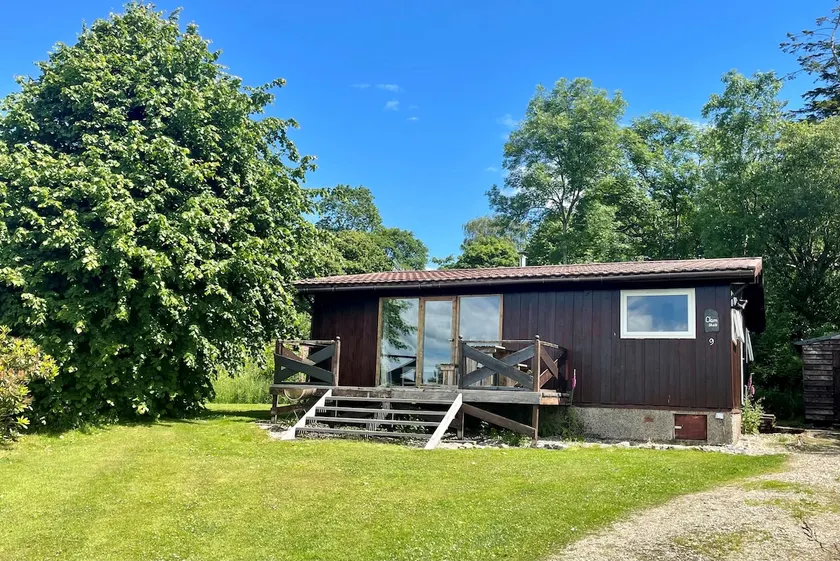 Clamshell Lodge, stunning loch side, sea views - Image 1