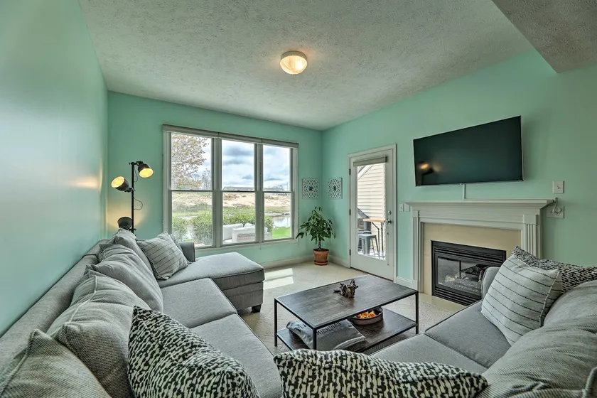 Bright Manistee Condo w/ Beach + Pool Access! - Image 1