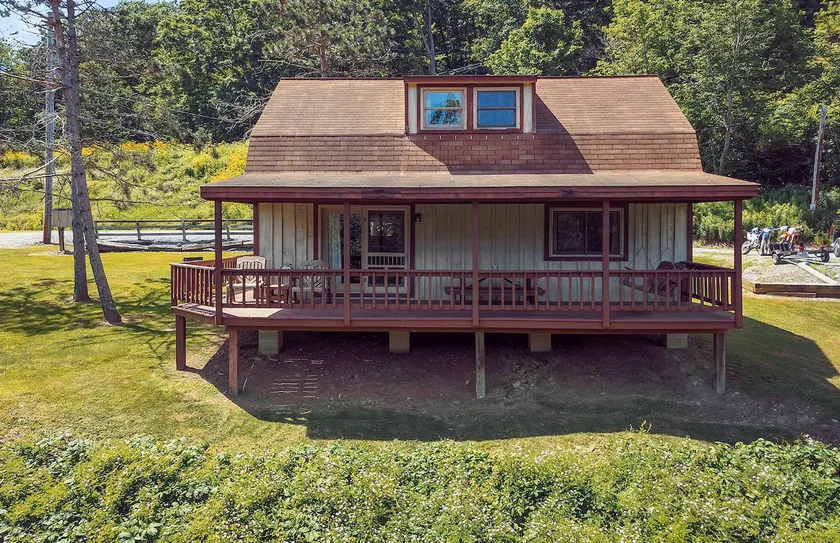 Pine Cabin at Rough Cut Lodge - Image 1