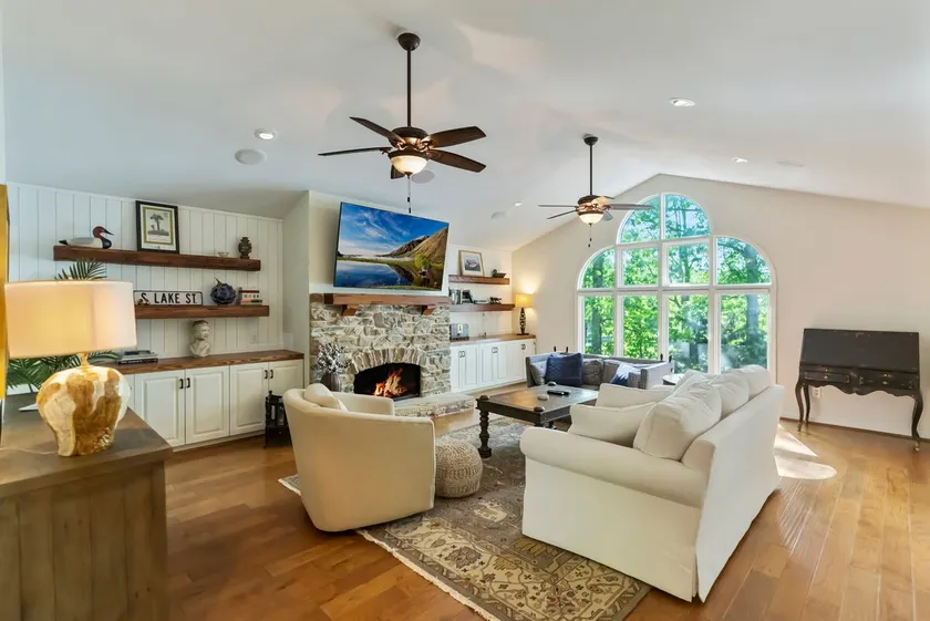 Lake Keowee Ln - Awesome Lake Keowee Views - Image 1