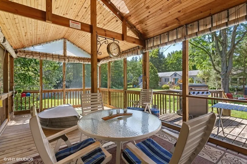 (2026 OPEN!) Hot Tub and One Block To Beach! - Image 1