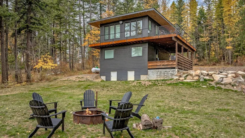 Views of Garfield Bay & Monarch Mts. | Hot tub | D - Image 1