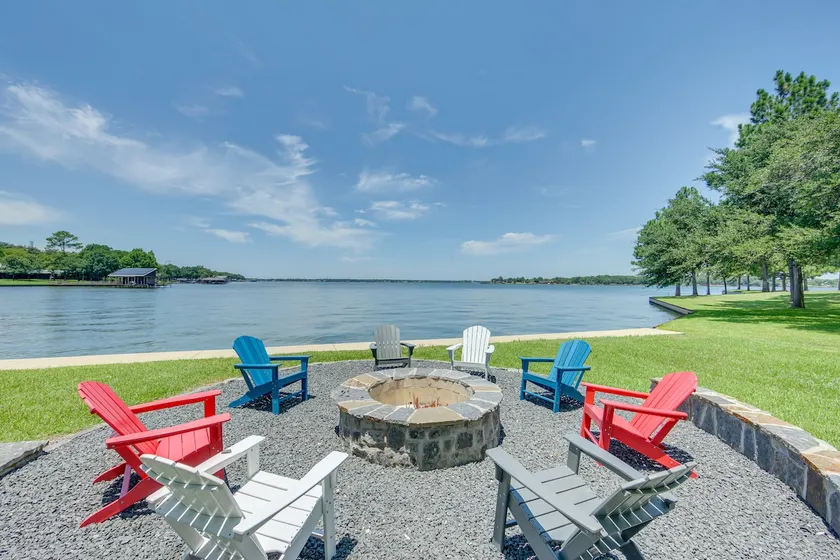 Stunning Lakefront Malakoff Home w/ Dock & Deck - Image 1