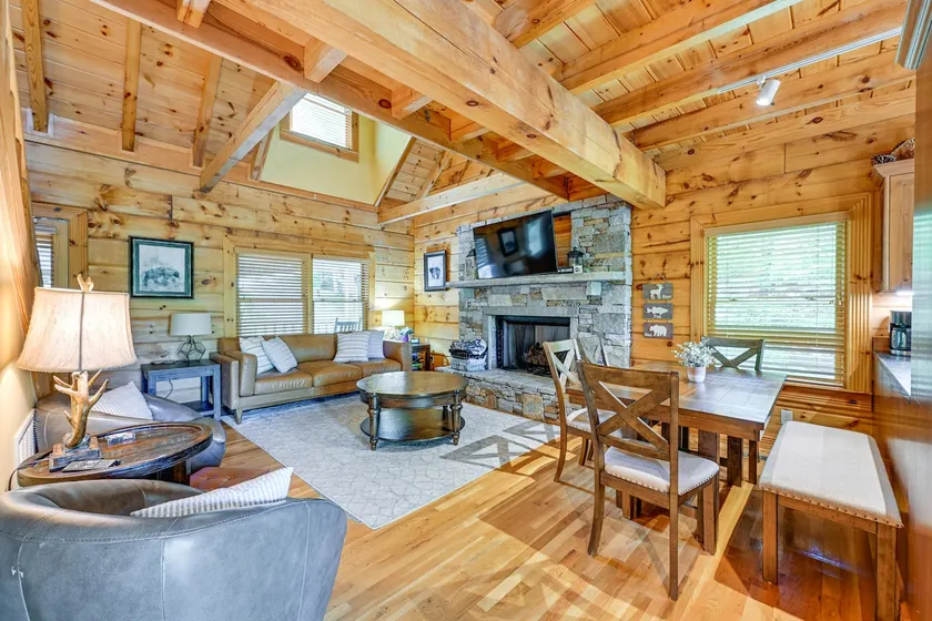 Cozy Retreat w/ Deck & Sapphire Resort Access! - Image 1