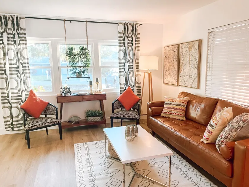 Mid-Century Charm | Walk to Beach | Work Ready - Image 1