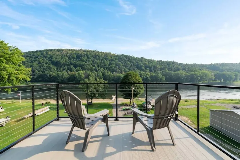 Riverfront|Sleeps 10|Boat Ramp|Parker/East Brady - Image 1