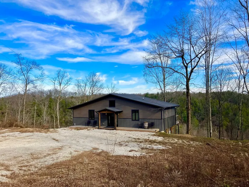 Walden’s Wonder – Artful Cabin w/ Valley View - Image 1