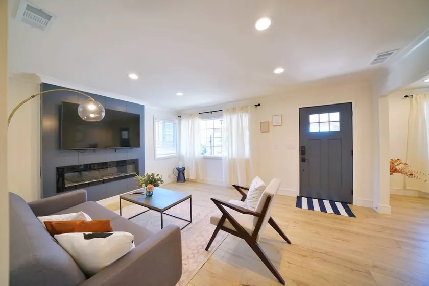 @ Marbella Lane - Vibrant 4BR RWC Ldry + P - Image 1