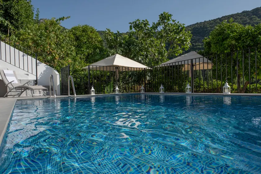 Casa Bella - Sleeps 8 with Pool - Image 1