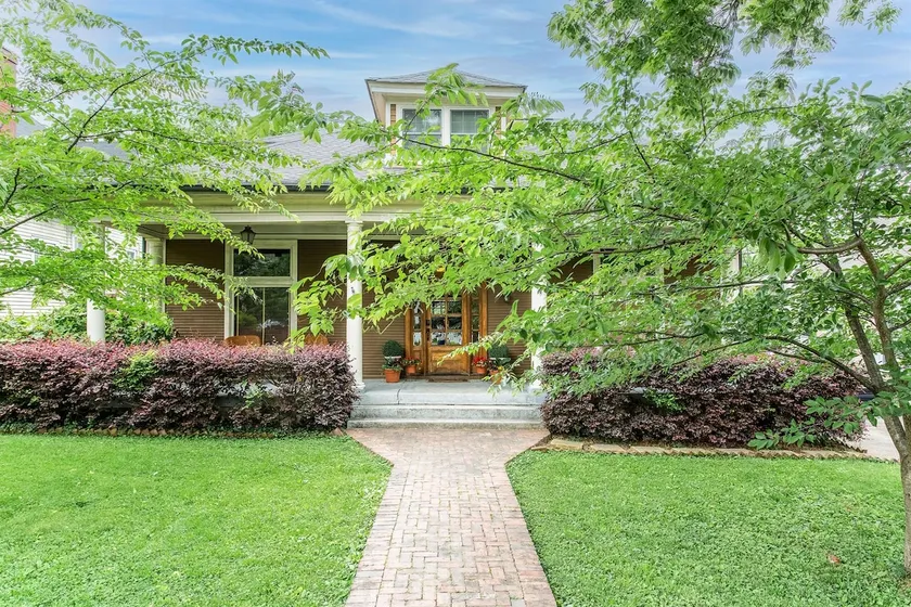Wisteria 12South | Historic Charmer, Sleeps 10 - Image 1