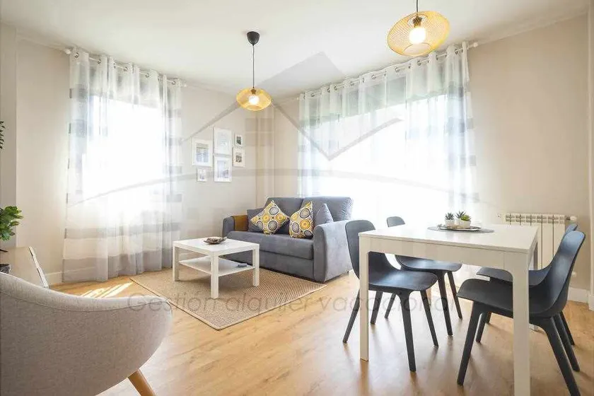 Jovial Estación Apartamento - Image 1