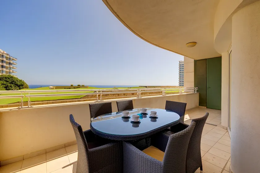 Seafront LUX Apartment wt Pool, Upmarket Area - Image 1