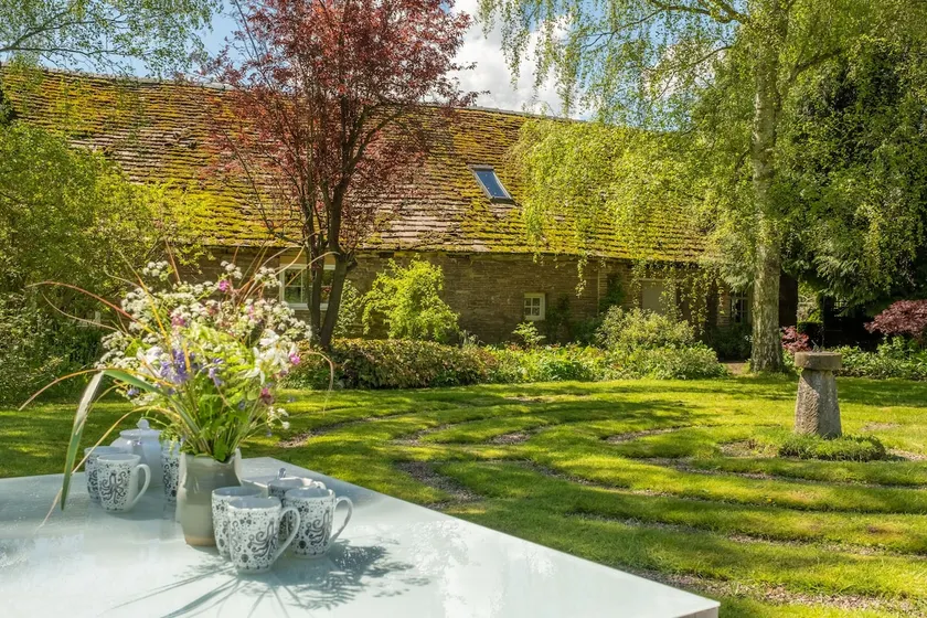 The Garden Barn - Image 1
