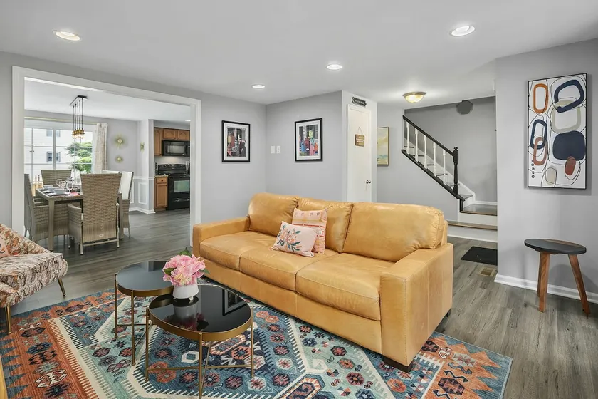 The Hoptons: Private Yard Near DC - Image 1
