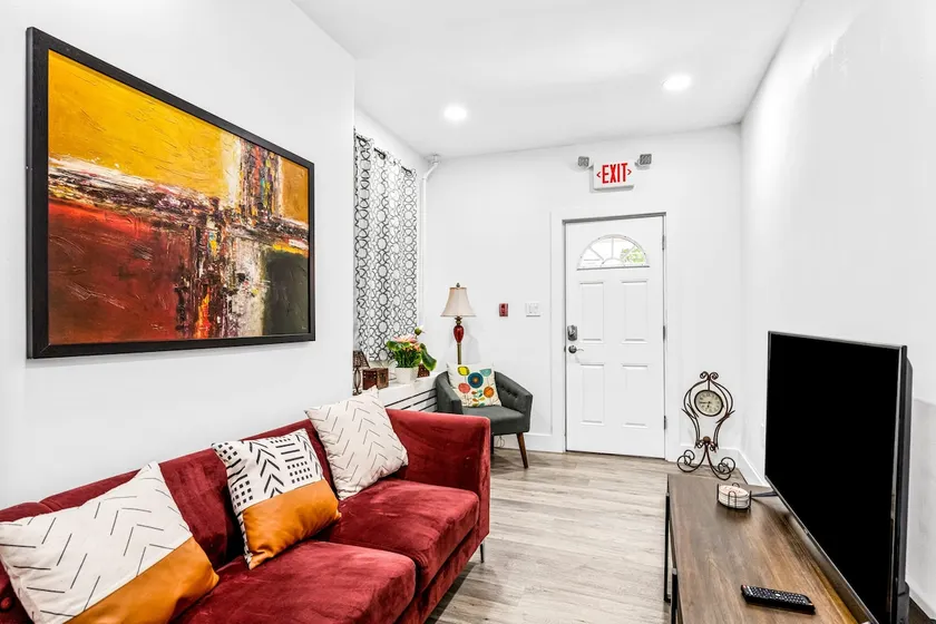 Comfy Private Parking-2bed-2min-1st flr - Image 1