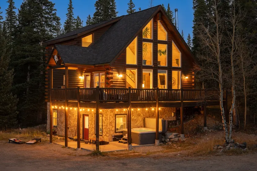 Custom Craftsman Chalet🏡Fenced Yard for Pets🍃Aspens, Hot Tub 💰$0 Cleaning & Pet Fee - Image 1