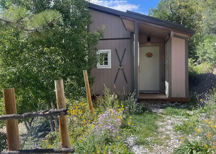 Dog Friendly • Close to Monarch Mountain • King Bed - Image 1