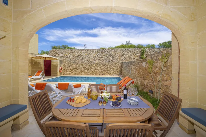 Narcisa Holiday Home - Image 1