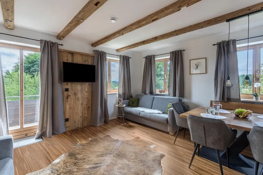 Appartamento \"Beim Nik with Wanderreitstation\" con vista sulle montagne e balcone - Image 1