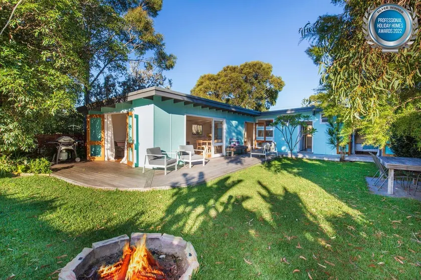 Beachwood - Firepit - Pet Friendly - 2 Mins Walk to the Beach - Image 1