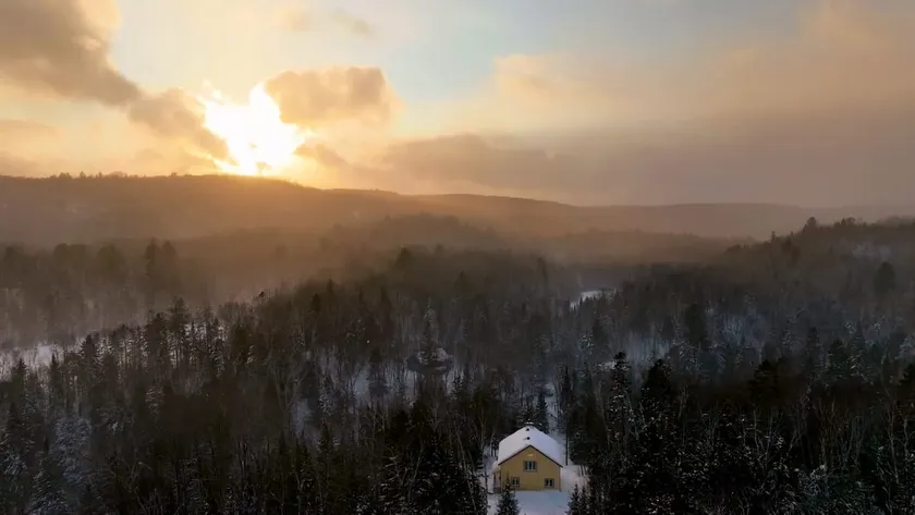 Beautiful Chalet near Mt-Tremblant with Hot Tub - Image 1